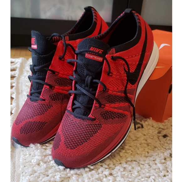 nike flyknit trainer red black
